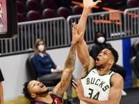 包含密尔沃基雄鹿训练开放日，窗口期调整名单引欢呼，NBA总决赛在即，赛程密集仍需轮换的词条-乐鱼登录入口