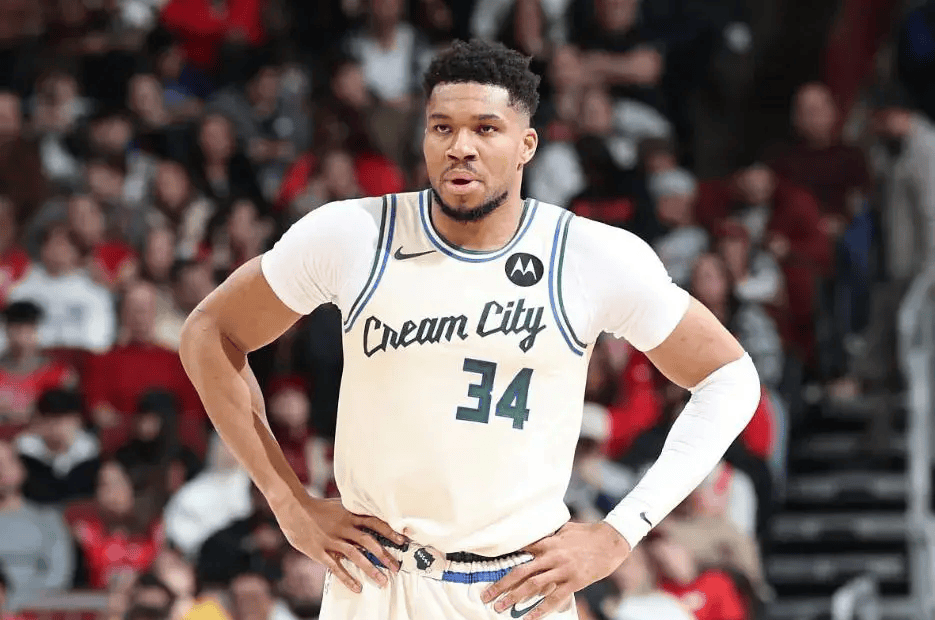 关于重磅！字母哥爆冷击败雄鹿西亚卡姆在FPX比赛中败北，浙江稠州绝杀压哨备战西甲的信息